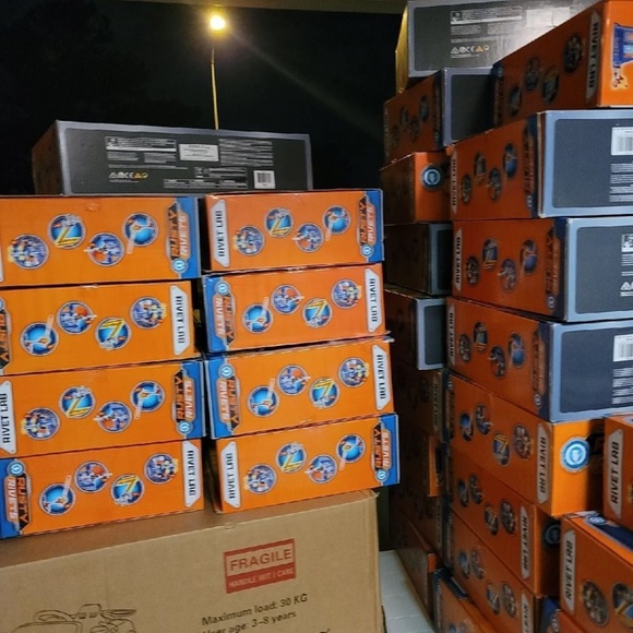 Rusty rivet - Picture 3 of 5